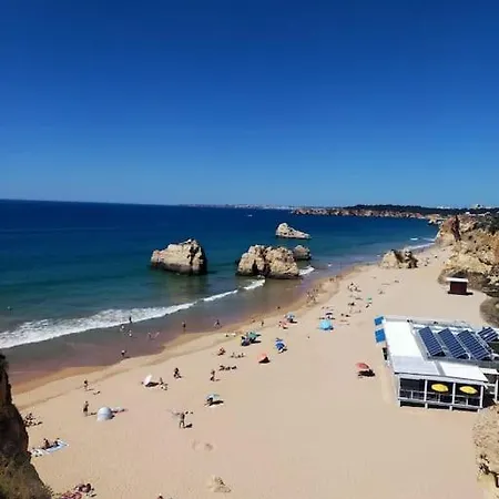 Rocha House Апартаменты